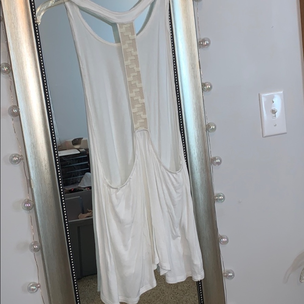 AEO Tank - Picture 2 of 3